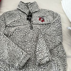 FAIRFIELD UNIVERSITY  Sherpa size M SUPER COZY!